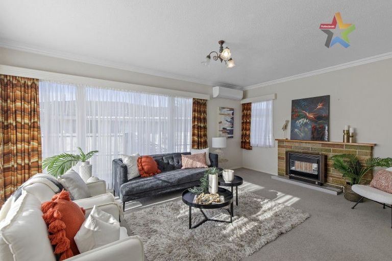 Photo of property in 58 Holborn Drive, Stokes Valley, Lower Hutt, 5019