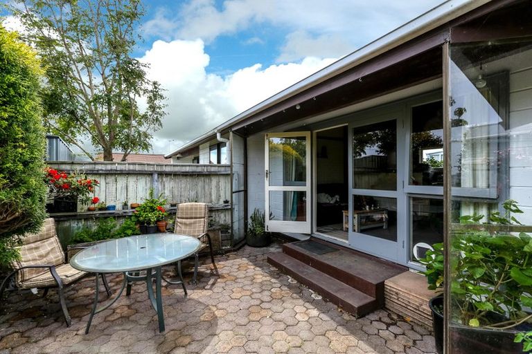 Photo of property in 25c Omata Road, Marfell, New Plymouth, 4310