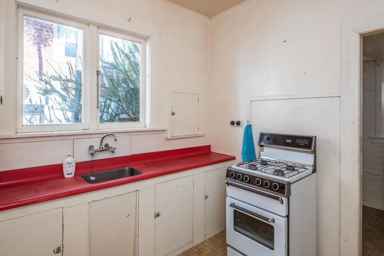 Photo of property in 40 Severn Street, Island Bay, Wellington, 6023