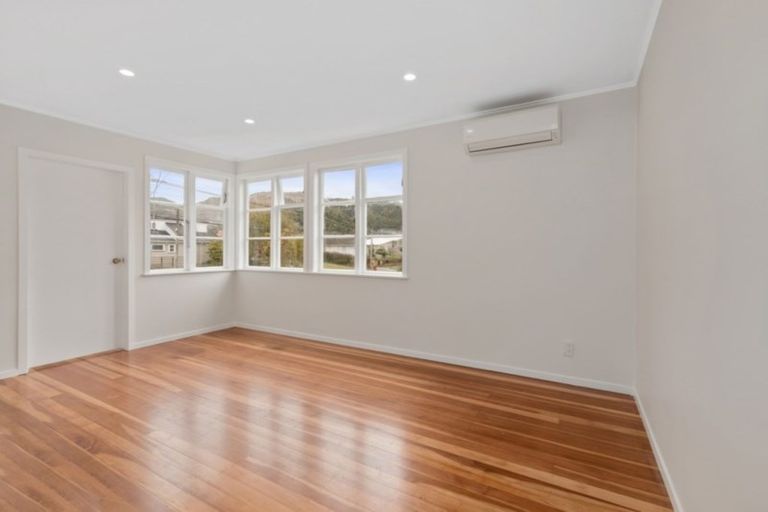 Photo of property in 68 Molesworth Street, Taita, Lower Hutt, 5011