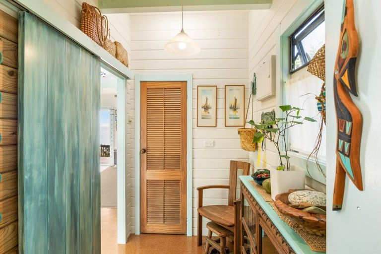 Photo of property in 11 Russell Heights, Russell, 0202