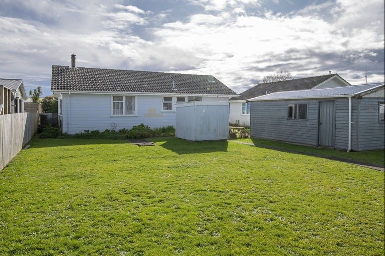 Photo of property in 25 Hinemoa Street, Levin, 5510