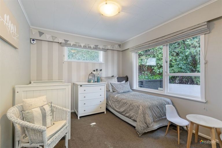 Photo of property in 96 Dowse Drive, Maungaraki, Lower Hutt, 5010