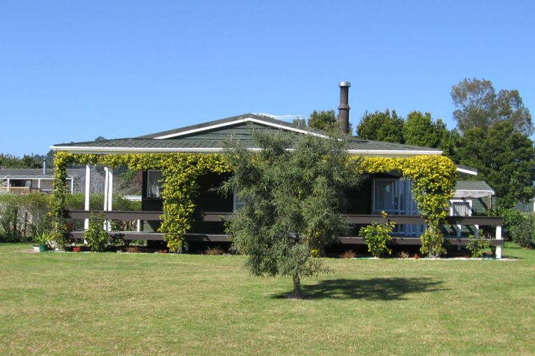 Photo of property in 21 Hardy Place, Cooks Beach, Whitianga, 3591