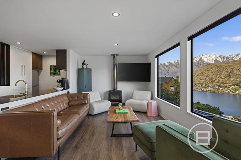 Photo of property in 19 Stone Ridge Place, Queenstown, 9300