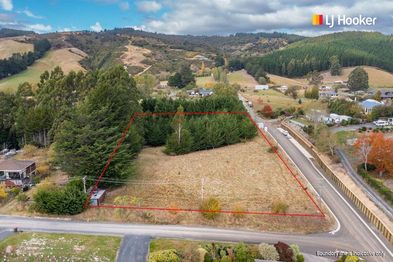 Photo of property in 10 Gull Street, Waihola, Milton, 9073