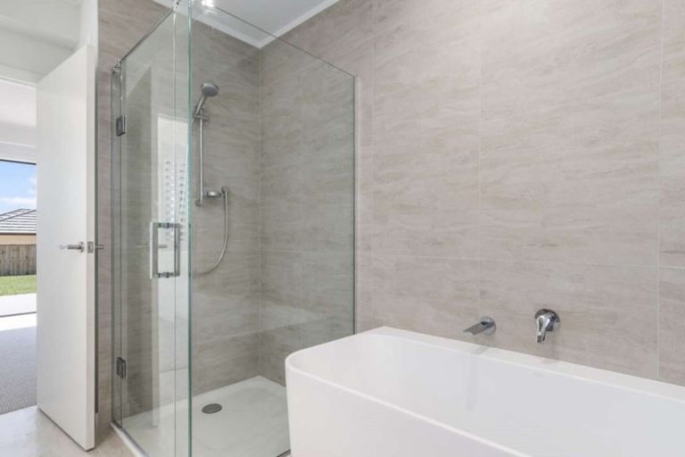 Photo of property in 100 Hamurana Road, Omokoroa, 3114