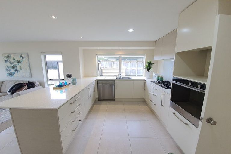 Photo of property in 99 Bayvista Drive, Karaka, Papakura, 2113