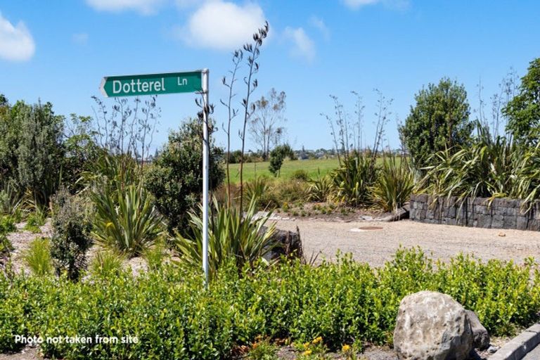 Photo of property in 31 Sandpiper Avenue, Point Wells, 0986