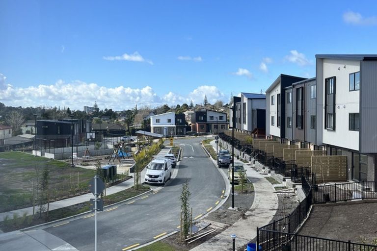 Photo of property in 3/25 Jabuka Street, Glen Eden, Auckland, 0602