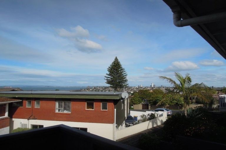 Photo of property in 2/3 Rahopara Street, Castor Bay, Auckland, 0620