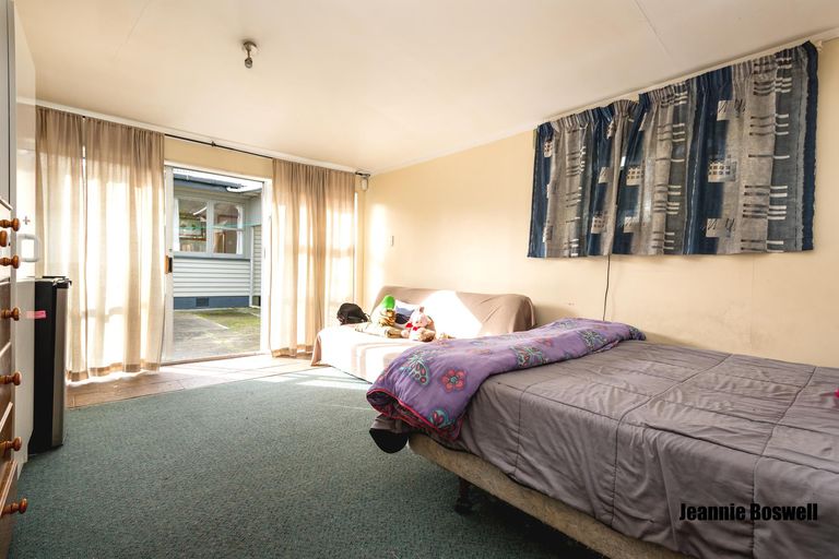 Photo of property in 16 Roy Street, Palmerston North, 4410