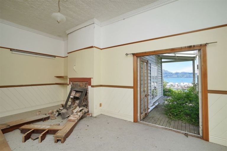 Photo of property in 16 Cunningham Terrace, Lyttelton, 8082