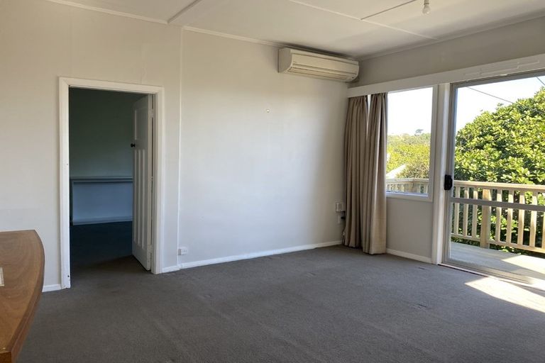 Photo of property in 14 Te Pari Pari Road, Pukerua Bay, 5026