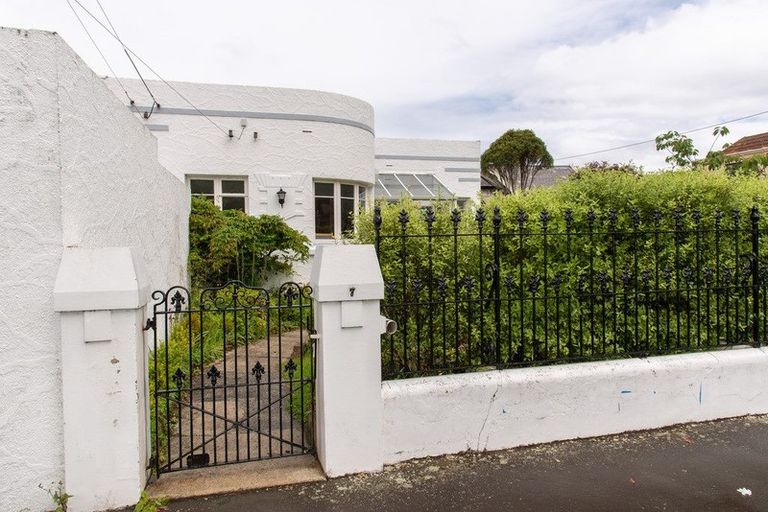 Photo of property in 7 Valpy Street, Saint Clair, Dunedin, 9012