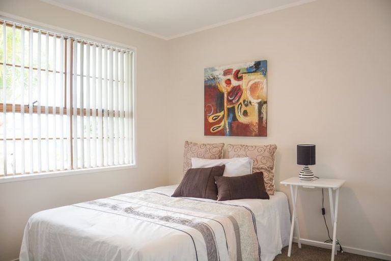 Photo of property in 14 Heathdale Crescent, Papakura, 2110