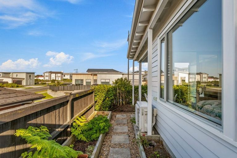 Photo of property in 4 Kuku Avenue, Red Beach, 0932