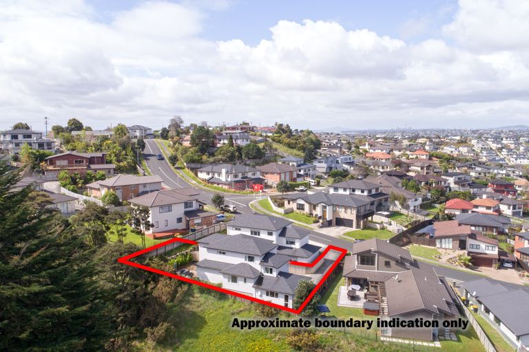 Photo of property in 102a San Marino Drive West, Henderson, Auckland, 0612