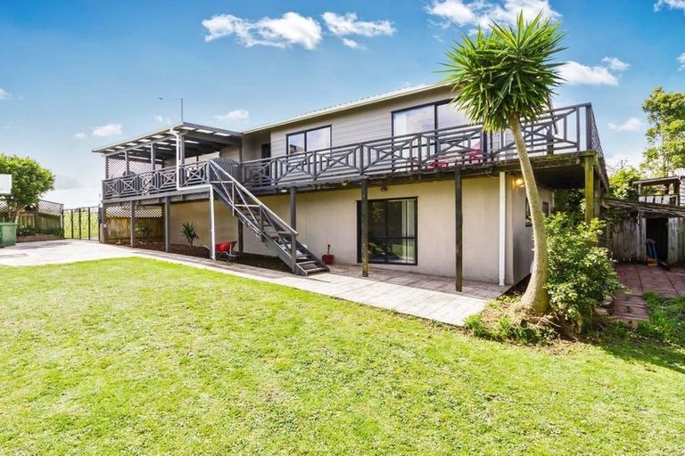 Photo of property in 27 Hobsonville Road, West Harbour, Auckland, 0618