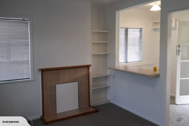 Photo of property in 186 Forrest Hill Road, Forrest Hill, Auckland, 0620