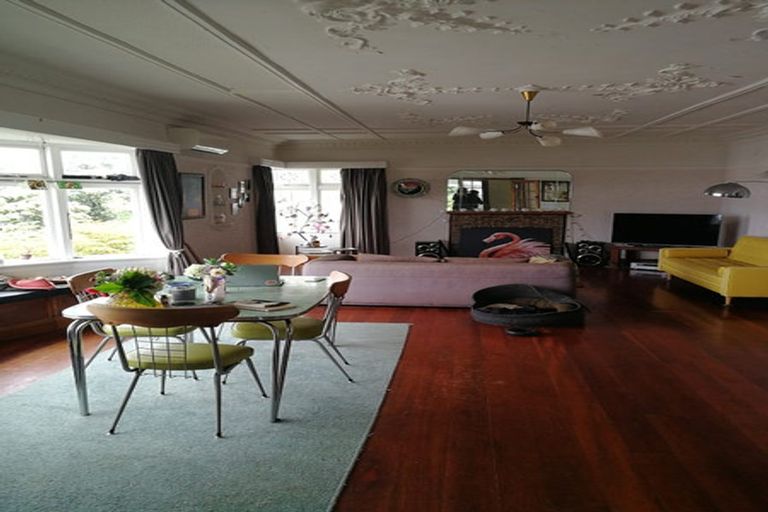 Photo of property in 2 Queens Drive, Kilbirnie, Wellington, 6022