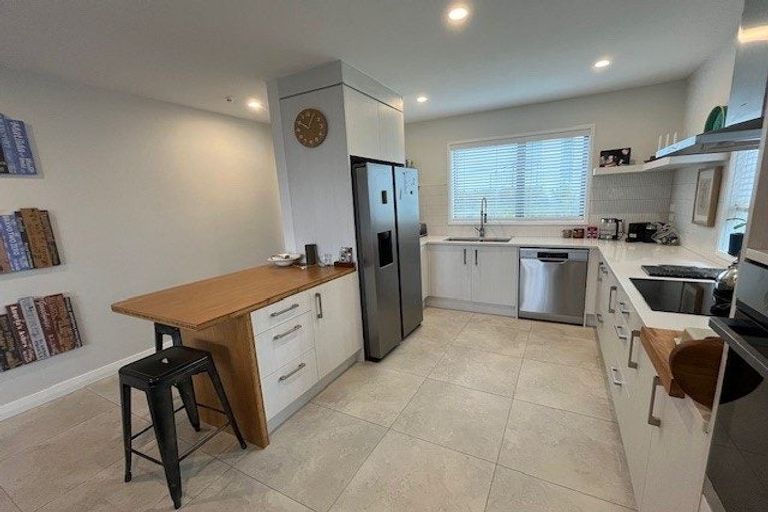 Photo of property in 20e Waterloo Street, Howick, Auckland, 2014