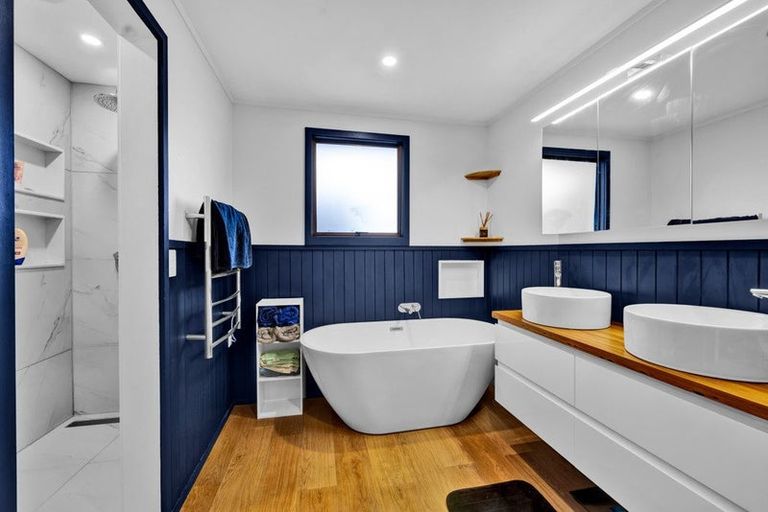 Photo of property in 8 Clearview Road, Lepperton, New Plymouth, 4373