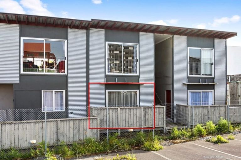 Photo of property in 9/3 Kelvin Grove, Te Aro, Wellington, 6011