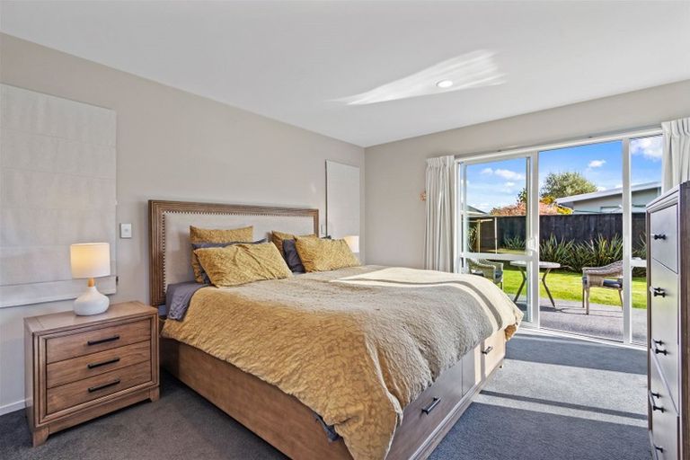 Photo of property in 21 Hemingway Place, Spencerville, Christchurch, 8083