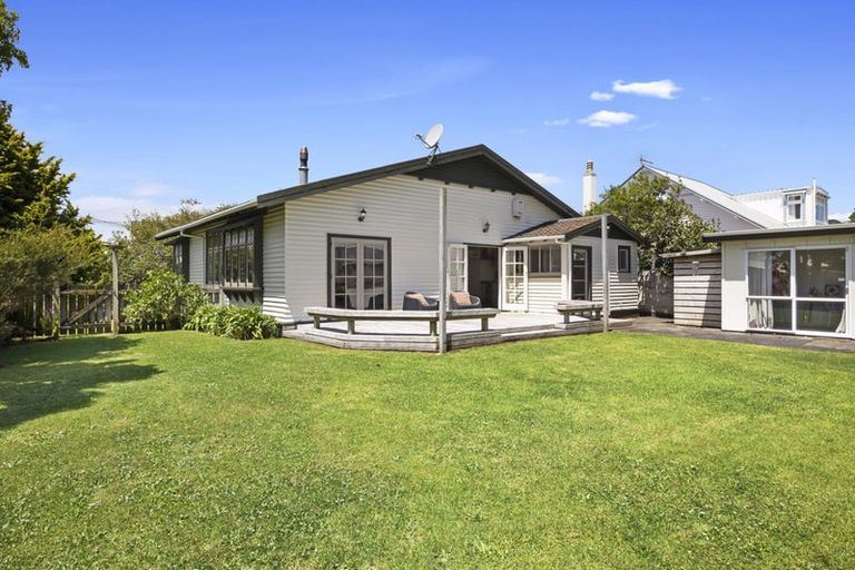 Photo of property in 32 Cutfield Road, New Plymouth, 4310