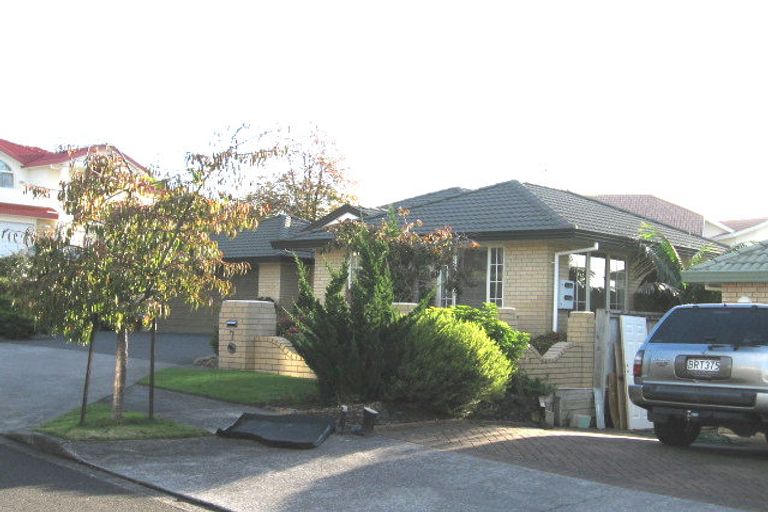 Photo of property in 8 Jane Eyre Drive, Somerville, Auckland, 2014