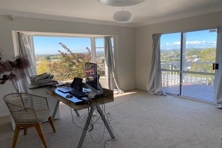 Photo of property in 12 Ewan Place, Taradale, Napier, 4112