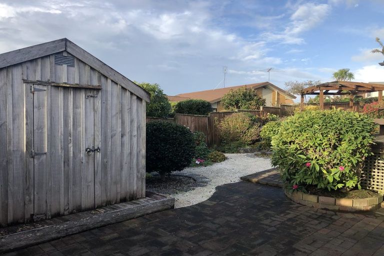 Photo of property in 56 Oliver Road, Eastern Beach, Auckland, 2012
