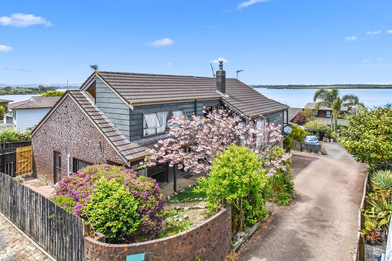 Photo of property in 13a Lawson Way, Weymouth, Auckland, 2103