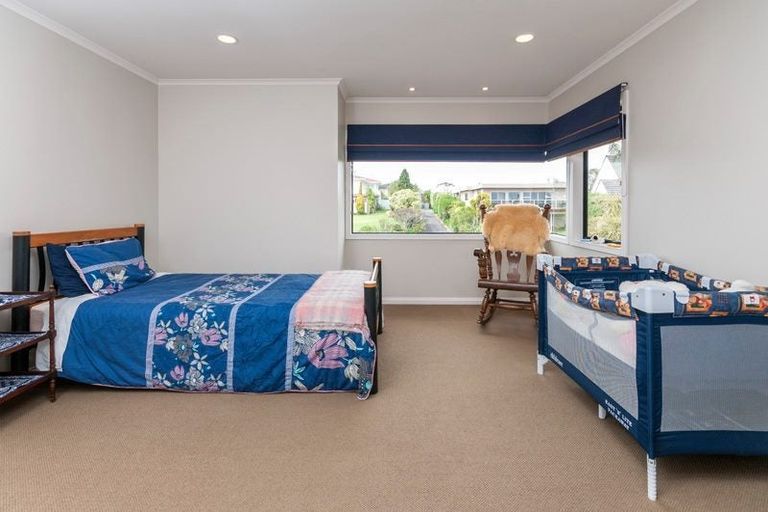 Photo of property in 8 Lynton Road, Bucklands Beach, Auckland, 2012