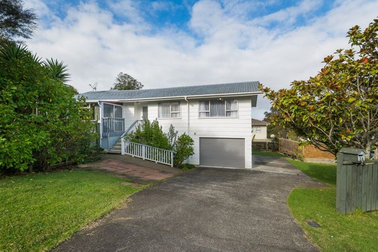 Photo of property in 24 Laurina Road, Sunnynook, Auckland, 0620