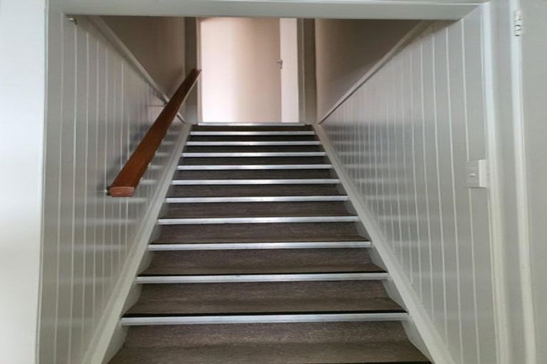 Photo of property in 119 Shakespeare Road, Milford, Auckland, 0620