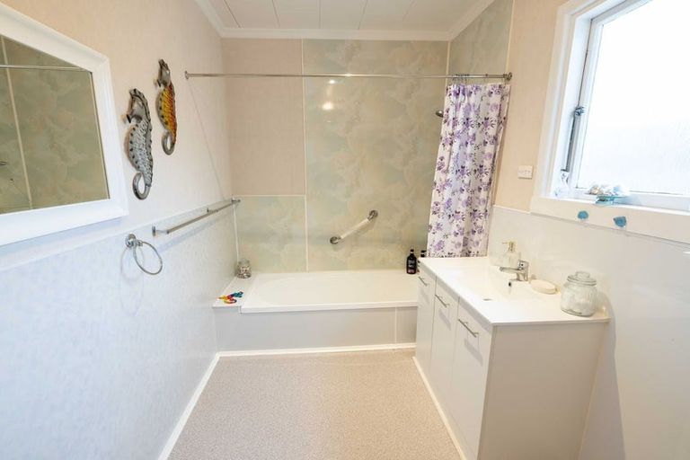 Photo of property in 19 Oregon Street, Ocean Grove, Dunedin, 9013