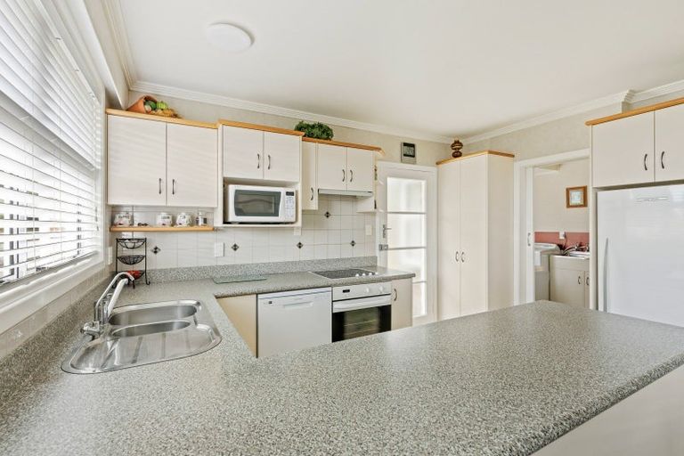 Photo of property in 71 Clawton Street, Westown, New Plymouth, 4310