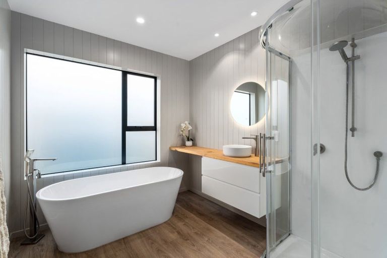 Photo of property in 32 Mount Nicholas Avenue, Wanaka, 9305