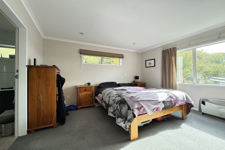 Photo of property in 20 Chastudon Place, Tawa, Wellington, 5028