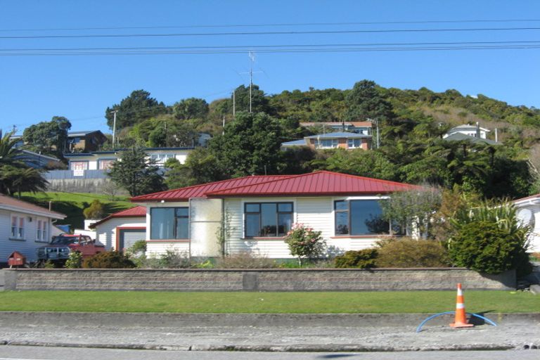 Photo of property in 25 Main South Road, Karoro, Greymouth, 7805