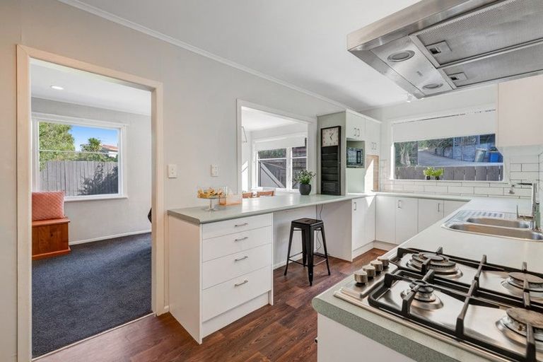 Photo of property in 1/14 Roband Avenue, Glenfield, Auckland, 0629