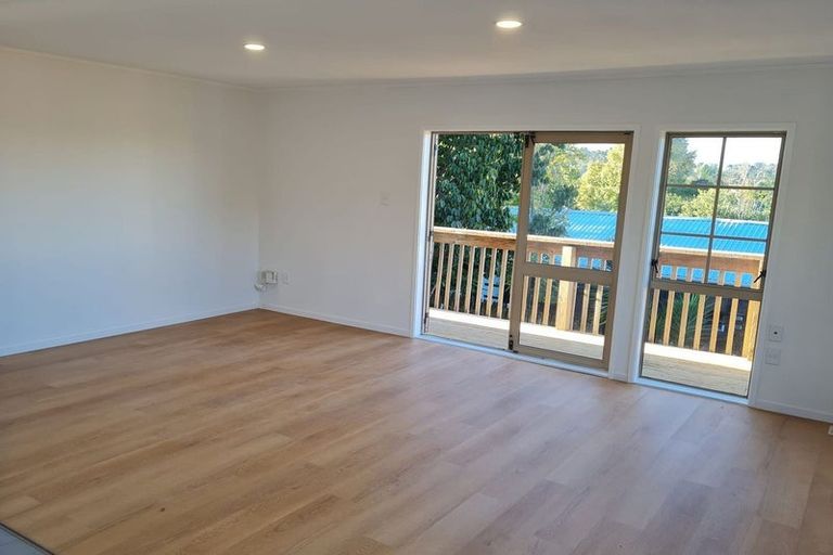 Photo of property in 66e Woodglen Road, Glen Eden, Auckland, 0602