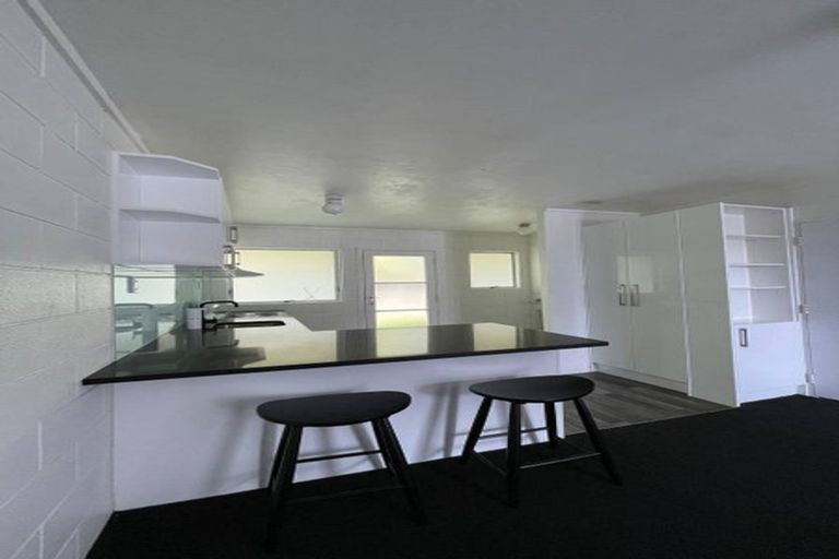 Photo of property in 3/19a Verbena Road, Birkdale, Auckland, 0626