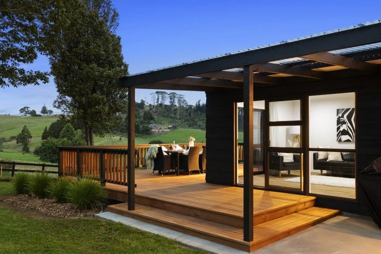 Photo of property in 414 Paparata Road, Bombay, 2675