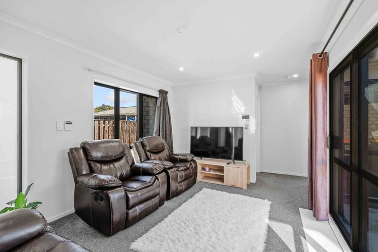 Photo of property in 8a Martin Road, Manurewa, Auckland, 2102