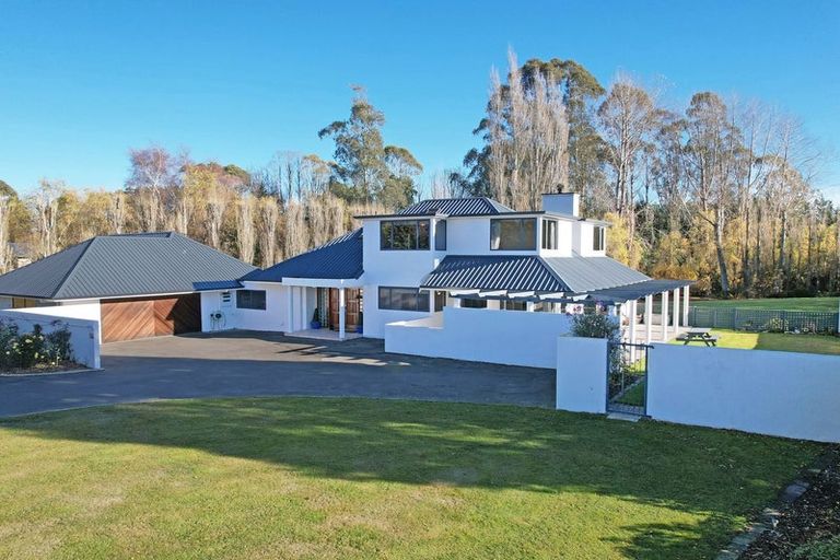 Photo of property in 56 Weston Road, Waiareka Junction, Oamaru, 9401