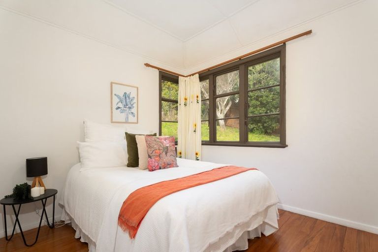 Photo of property in 29 Sidlaw Street, Strathmore Park, Wellington, 6022