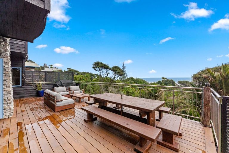 Photo of property in 84 Domain Crescent, Muriwai, Waimauku, 0881